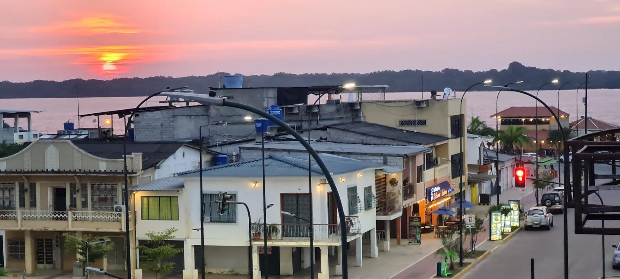 Hostal Solar Del Puerto Machala Exteriör bild